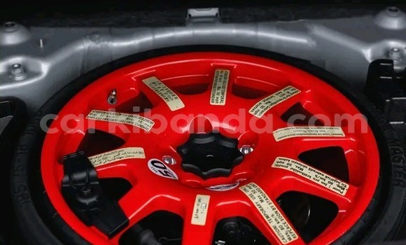 Nunua Ilio tumika Volkswagen Touareg Fedha Gari ndani ya Kampala nchini Uganda Nunua Ilio tumika Volkswagen Touareg Fedha Gari ndani ya Kampala nchini Uganda