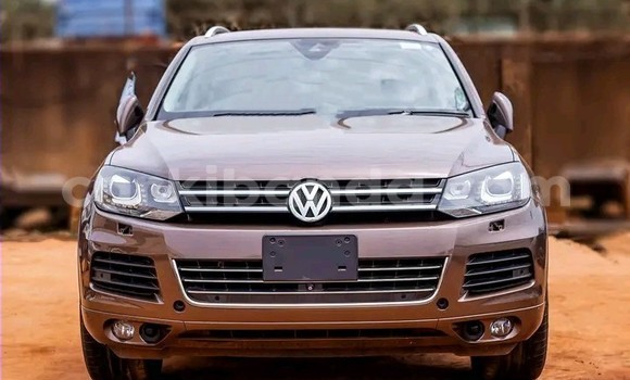 Gura Yakoze Volkswagen Touareg Beige Imodoka i Kampala mu Uganda Gura Yakoze Volkswagen Touareg Beige Imodoka i Kampala mu Uganda