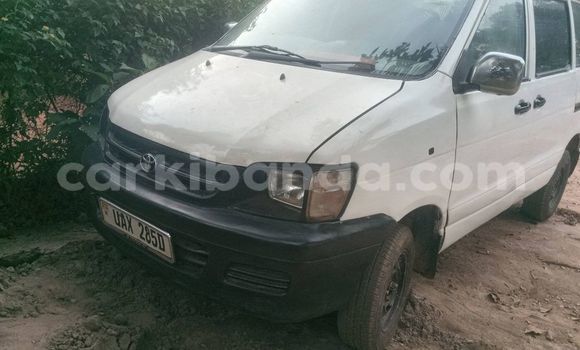 Gura Yakoze Toyota Noah Other Imodoka i Kampala mu Uganda Gura Yakoze Toyota Noah Other Imodoka i Kampala mu Uganda