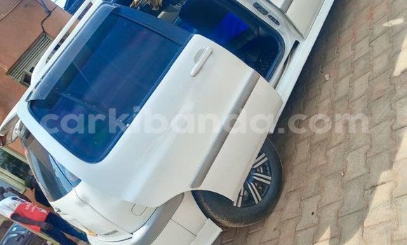 Nunua Ilio tumika Abarth 124 Spider Nyingine Gari ndani ya Kampala nchini Uganda