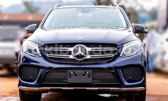 Nunua Ilio tumika Mercedes‒Benz GLE Nyeusi Gari ndani ya Kampala nchini Uganda Nunua Ilio tumika Mercedes‒Benz GLE Nyeusi Gari ndani ya Kampala nchini Uganda