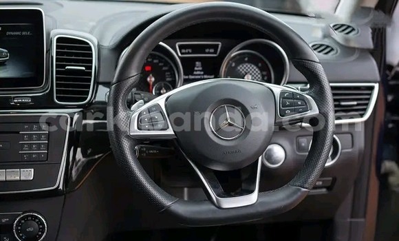 Nunua Ilio tumika Mercedes‒Benz GLE Nyeusi Gari ndani ya Kampala nchini Uganda Nunua Ilio tumika Mercedes‒Benz GLE Nyeusi Gari ndani ya Kampala nchini Uganda