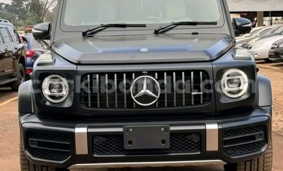 Gura Yakoze Mercedes‒Benz G-klasse AMG Black Imodoka i Kampala mu Uganda