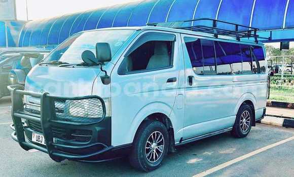 Acheter Occasion Voiture Toyota Hiace Blanc à Bombo, Central Acheter Occasion Voiture Toyota Hiace Blanc à Bombo, Central