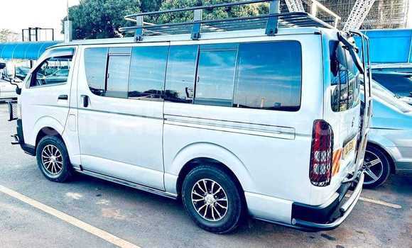 Acheter Occasion Voiture Toyota Hiace Blanc à Bombo, Central Acheter Occasion Voiture Toyota Hiace Blanc à Bombo, Central