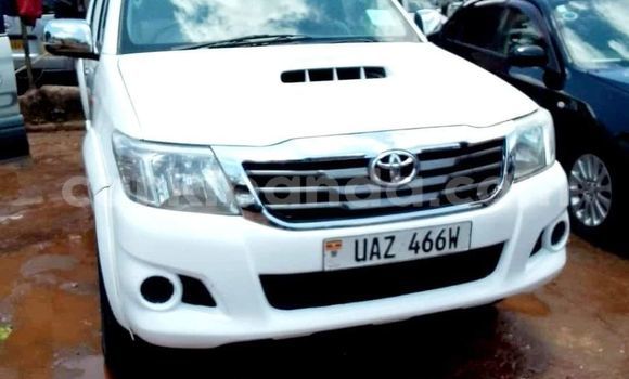 Buy Used Toyota Hilux White Car in Bugembe in Eastern