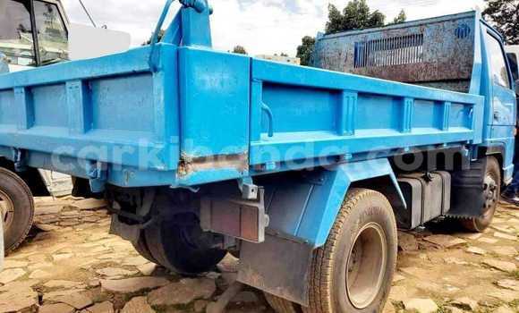 Acheter Occasion Utilitaire Isuzu Bighorn Bleu à Bombo, Central Acheter Occasion Utilitaire Isuzu Bighorn Bleu à Bombo, Central