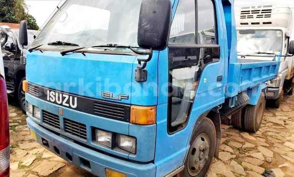Acheter Occasion Utilitaire Isuzu Bighorn Bleu à Bombo, Central Acheter Occasion Utilitaire Isuzu Bighorn Bleu à Bombo, Central
