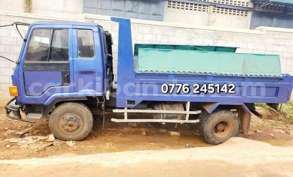 Acheter Occasion Utilitaire Isuzu Bighorn Bleu à Bombo, Central Acheter Occasion Utilitaire Isuzu Bighorn Bleu à Bombo, Central