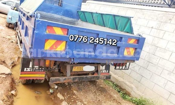 Acheter Occasion Utilitaire Isuzu Bighorn Bleu à Bombo, Central Acheter Occasion Utilitaire Isuzu Bighorn Bleu à Bombo, Central