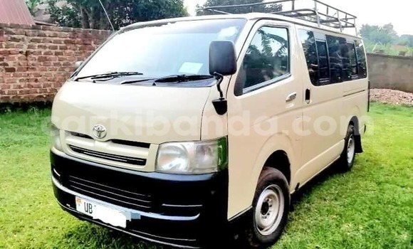 Acheter Occasion Voiture Toyota Hiace Blanc à Bombo, Central Acheter Occasion Voiture Toyota Hiace Blanc à Bombo, Central
