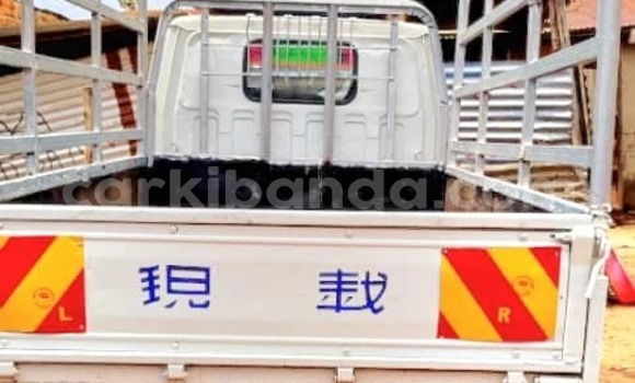 Acheter Occasion Voiture Isuzu Aska Blanc à Bombo, Central Acheter Occasion Voiture Isuzu Aska Blanc à Bombo, Central