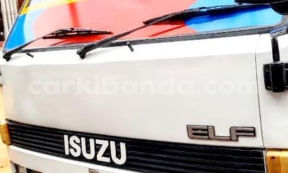 Acheter Occasion Voiture Isuzu Aska Blanc à Bombo, Central Acheter Occasion Voiture Isuzu Aska Blanc à Bombo, Central