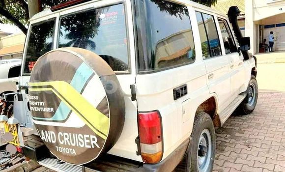Acheter Occasion Voiture Toyota Land Cruiser Blanc à Bugembe, Est Acheter Occasion Voiture Toyota Land Cruiser Blanc à Bugembe, Est