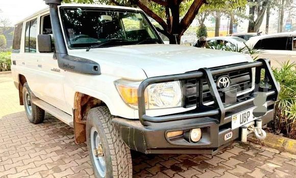 Acheter Occasion Voiture Toyota Land Cruiser Blanc à Bugembe, Est Acheter Occasion Voiture Toyota Land Cruiser Blanc à Bugembe, Est