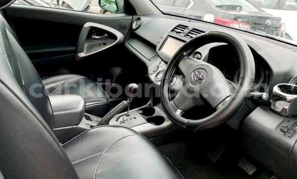Acheter Occasion Voiture Toyota RAV4 Blanc à Bombo, Central Acheter Occasion Voiture Toyota RAV4 Blanc à Bombo, Central