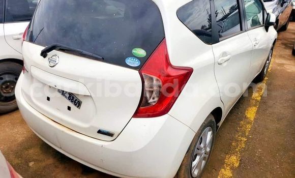 Acheter Occasion Voiture Nissan Note Blanc à Bombo, Central Acheter Occasion Voiture Nissan Note Blanc à Bombo, Central