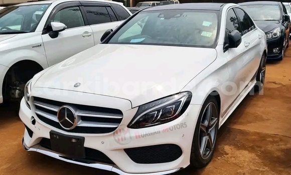 Acheter Occasion Voiture Mercedes‒Benz C–Class Blanc à Kampala, Ouganda Acheter Occasion Voiture Mercedes‒Benz C–Class Blanc à Kampala, Ouganda