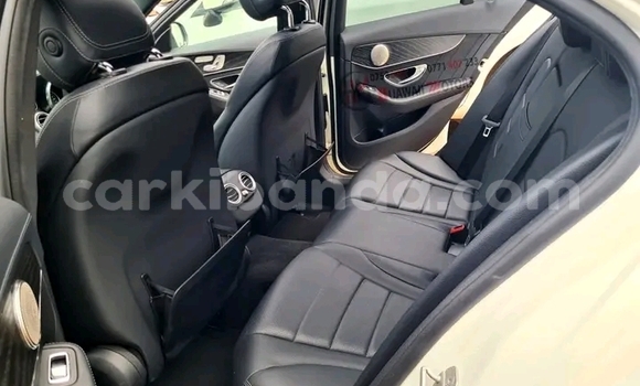 Acheter Occasion Voiture Mercedes‒Benz C–Class Blanc à Kampala, Ouganda Acheter Occasion Voiture Mercedes‒Benz C–Class Blanc à Kampala, Ouganda