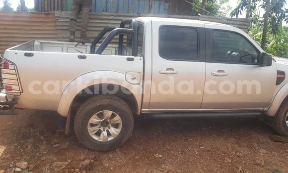 Gura Yakoze Ford Ranger Silver Imodoka i Kampala mu Uganda Gura Yakoze Ford Ranger Silver Imodoka i Kampala mu Uganda