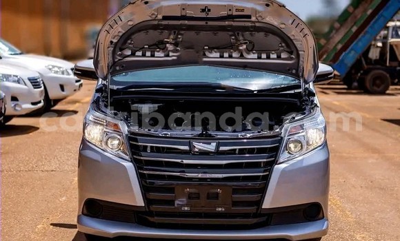 Nunua Imported Toyota Noah Fedha Gari ndani ya Kampala nchini Uganda Nunua Imported Toyota Noah Fedha Gari ndani ya Kampala nchini Uganda