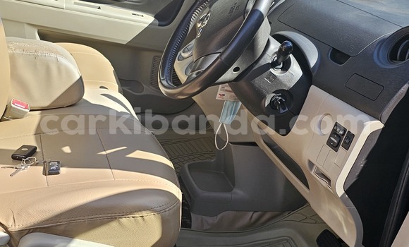 Gura Yakoze Toyota Passo Sette Brown Imodoka i Kampala mu Uganda