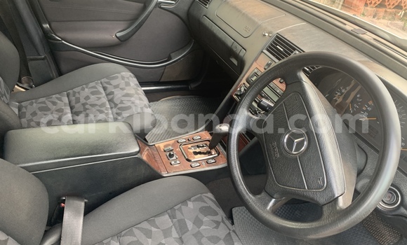 Gura Yakoze Mercedes-Benz CLS250 Silver Imodoka i Kampala mu Uganda