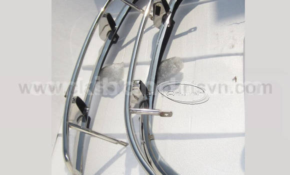 Nunua Volvo PV 544 US bumper ndani ya Bombo nchini Kati Nunua Volvo PV 544 US bumper ndani ya Bombo nchini Kati