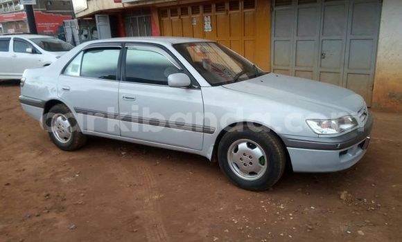 Acheter Occasion Voiture Toyota Premio Gris à Kampala, Ouganda Acheter Occasion Voiture Toyota Premio Gris à Kampala, Ouganda