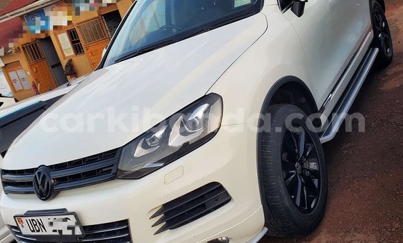 Gura Yakoze Volkswagen Touareg White Imodoka i Arua mu Uganda Gura Yakoze Volkswagen Touareg White Imodoka i Arua mu Uganda