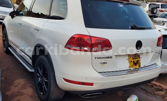 Gura Yakoze Volkswagen Touareg White Imodoka i Arua mu Uganda Gura Yakoze Volkswagen Touareg White Imodoka i Arua mu Uganda