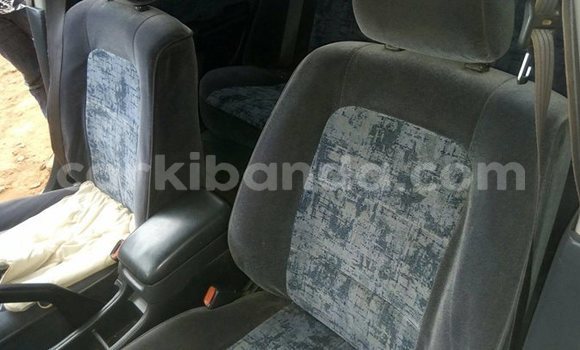 Acheter Occasion Voiture Toyota Premio Gris à Kampala, Ouganda Acheter Occasion Voiture Toyota Premio Gris à Kampala, Ouganda