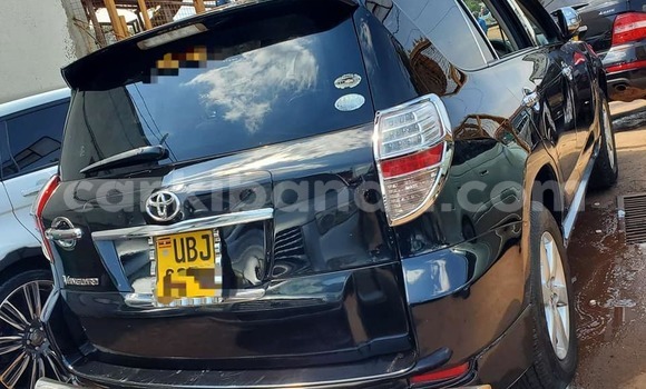 Gura Yakoze Toyota Vanguard Black Imodoka i Bugembe mu Eastern Gura Yakoze Toyota Vanguard Black Imodoka i Bugembe mu Eastern