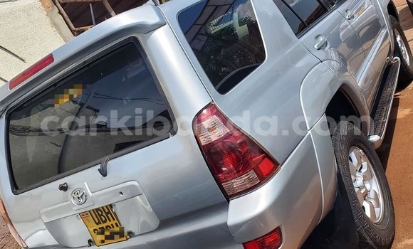 Gura Yakoze Toyota Surf Other Imodoka i Bugembe mu Eastern Gura Yakoze Toyota Surf Other Imodoka i Bugembe mu Eastern