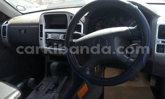 Acheter Occasion Voiture Mitsubishi Pajero Bleu à Kibuye, Ouganda Acheter Occasion Voiture Mitsubishi Pajero Bleu à Kibuye, Ouganda