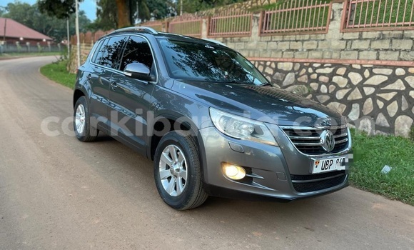 Buy Used Volkswagen Tiguan Green Car in Kampala in Uganda Buy Used Volkswagen Tiguan Green Car in Kampala in Uganda