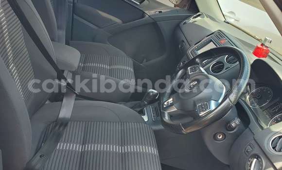 Buy Used Volkswagen Tiguan Green Car in Kampala in Uganda Buy Used Volkswagen Tiguan Green Car in Kampala in Uganda