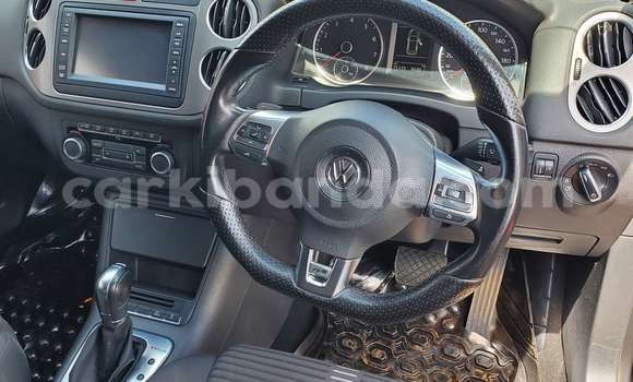 Buy Used Volkswagen Tiguan Green Car in Kampala in Uganda Buy Used Volkswagen Tiguan Green Car in Kampala in Uganda