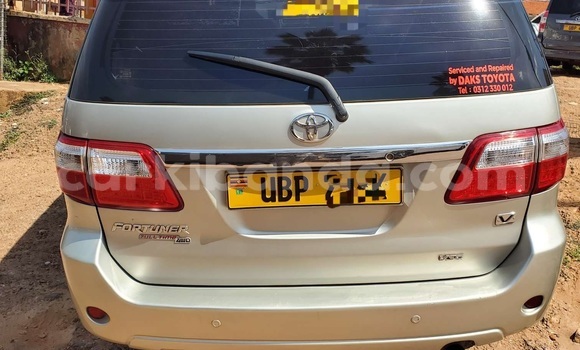 Buy Used Toyota Fortuner Silver Car in Kampala in Uganda Buy Used Toyota Fortuner Silver Car in Kampala in Uganda