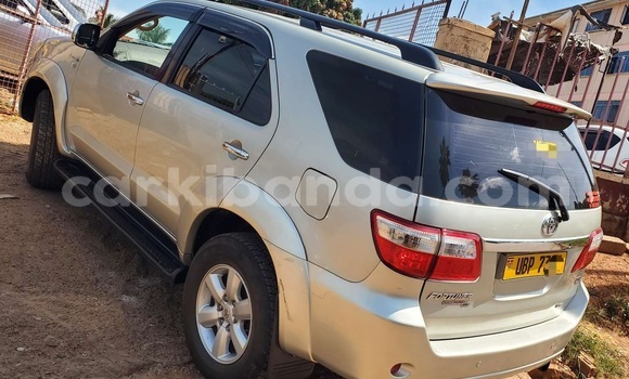 Buy Used Toyota Fortuner Silver Car in Kampala in Uganda Buy Used Toyota Fortuner Silver Car in Kampala in Uganda