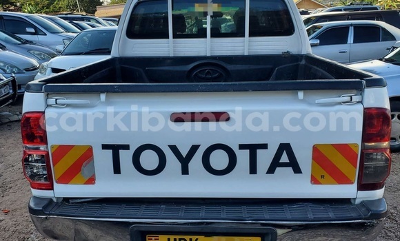 Buy Used Toyota Hiluxe VIGO White Car in Kampala in Uganda Buy Used Toyota Hiluxe VIGO White Car in Kampala in Uganda