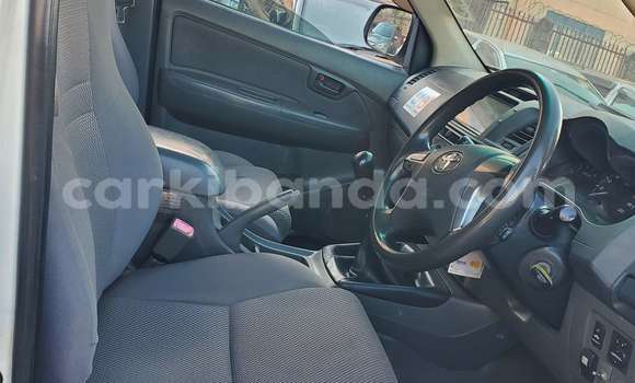 Buy Used Toyota Hiluxe VIGO White Car in Kampala in Uganda Buy Used Toyota Hiluxe VIGO White Car in Kampala in Uganda