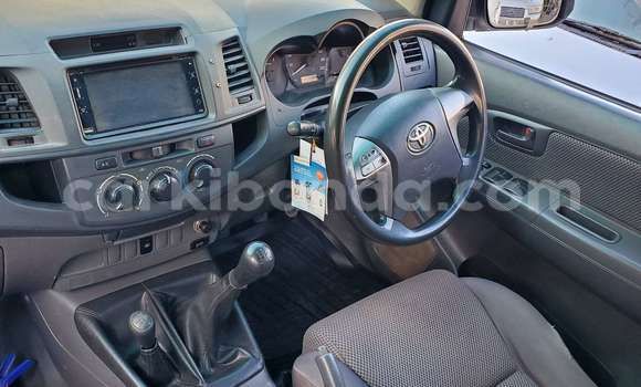 Buy Used Toyota Hiluxe VIGO White Car in Kampala in Uganda Buy Used Toyota Hiluxe VIGO White Car in Kampala in Uganda