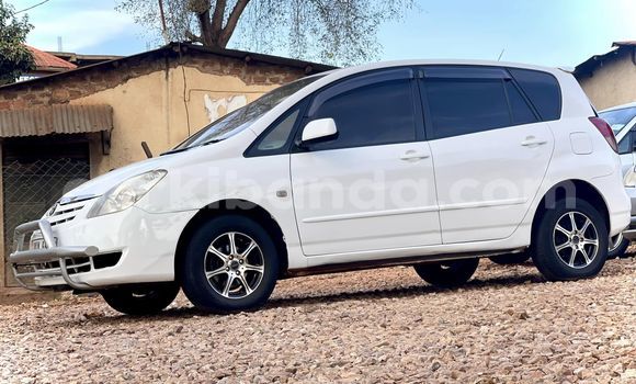Gura Yakoze Toyota Allion Other Imodoka i Kampala mu Uganda