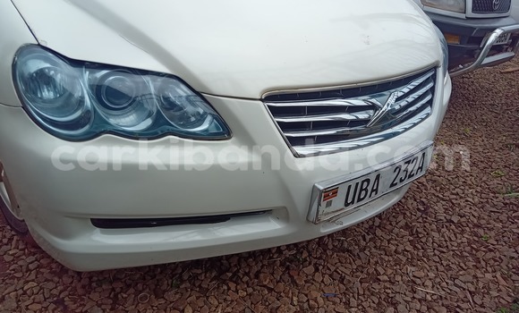 Nunua Ilio tumika Toyota Mark X Nyeupe Gari ndani ya Kampala nchini Uganda Nunua Ilio tumika Toyota Mark X Nyeupe Gari ndani ya Kampala nchini Uganda