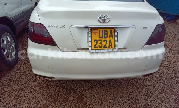 Nunua Ilio tumika Toyota Mark X Nyeupe Gari ndani ya Kampala nchini Uganda Nunua Ilio tumika Toyota Mark X Nyeupe Gari ndani ya Kampala nchini Uganda