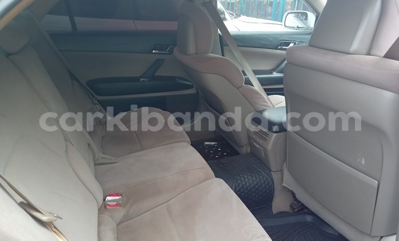 Nunua Ilio tumika Toyota Mark X Nyeupe Gari ndani ya Kampala nchini Uganda Nunua Ilio tumika Toyota Mark X Nyeupe Gari ndani ya Kampala nchini Uganda