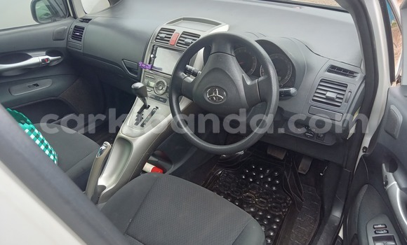 Nunua Ilio tumika Toyota Auris Nyeupe Gari ndani ya Kampala nchini Uganda Nunua Ilio tumika Toyota Auris Nyeupe Gari ndani ya Kampala nchini Uganda