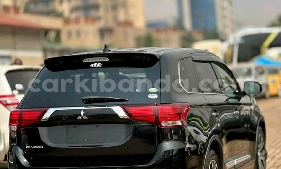 Nunua Ilio tumika Mitsubishi Outlander Nyeusi Gari ndani ya Kampala nchini Uganda Nunua Ilio tumika Mitsubishi Outlander Nyeusi Gari ndani ya Kampala nchini Uganda