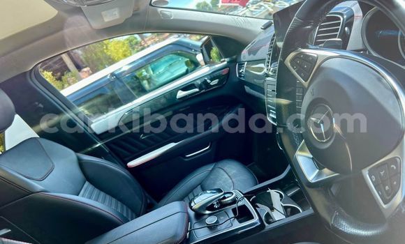 Gura Yakoze Mercedes-Benz GLC 250D Black Imodoka i Kampala mu Uganda